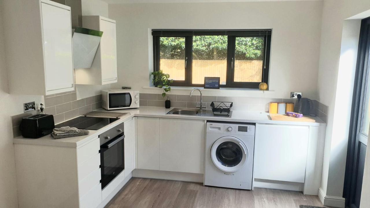 Large Modern Self Contained Apartment In Lymington Εξωτερικό φωτογραφία
