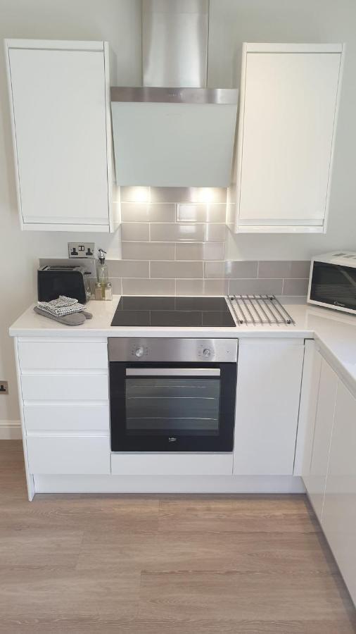 Large Modern Self Contained Apartment In Lymington Εξωτερικό φωτογραφία