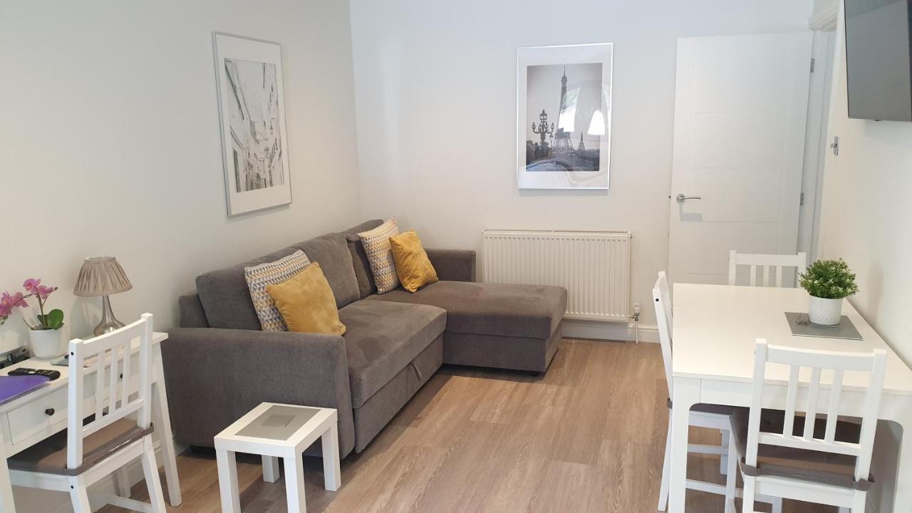 Large Modern Self Contained Apartment In Lymington Εξωτερικό φωτογραφία