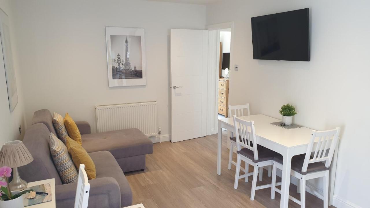 Large Modern Self Contained Apartment In Lymington Εξωτερικό φωτογραφία